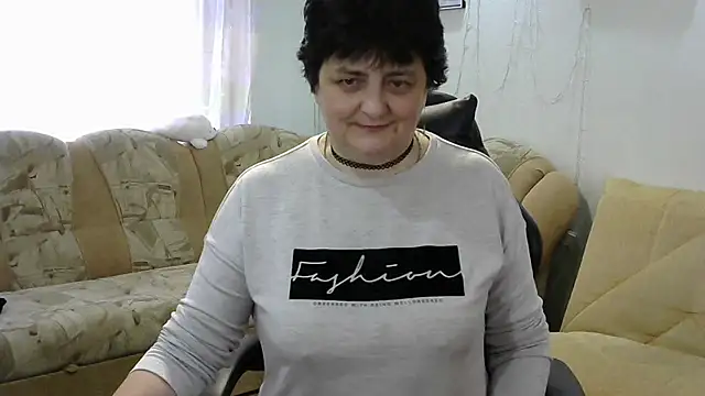 Snapshot of IsXLoves chatting on 02.26.25 IsXLoves online show from 02.26.25