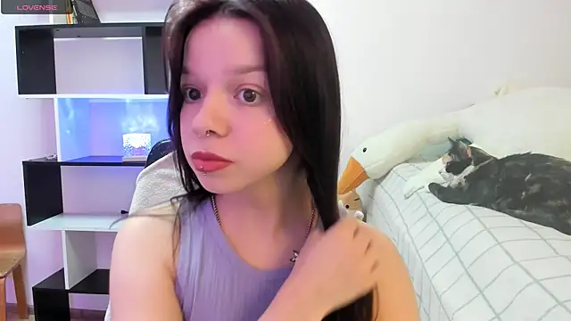 Snapshot of crystal_lilith chatting on 02.09.25 crystal lilith online show from 02.09.25