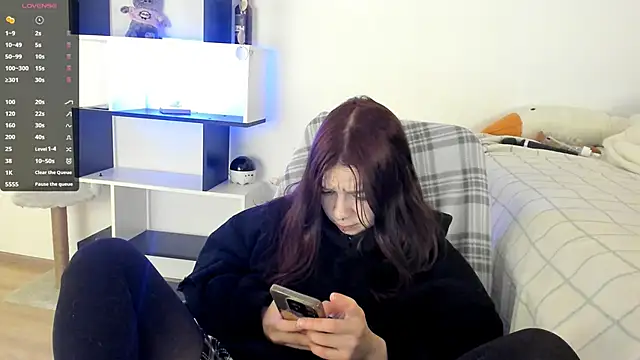 Snapshot of crystal_lilith chatting on 03.18.25 crystal lilith online show from 03.18.25