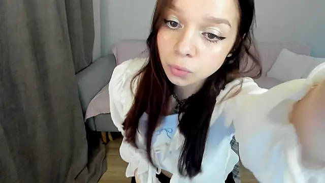 Snapshot of crystal_lilith chatting on 06.21.26 crystal lilith online show from 06.21.26