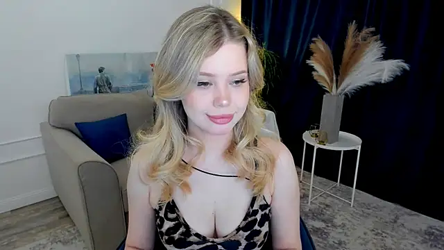 Snapshot of FollowLovee chatting on 05.06.26 FollowLovee online show from 05.06.26