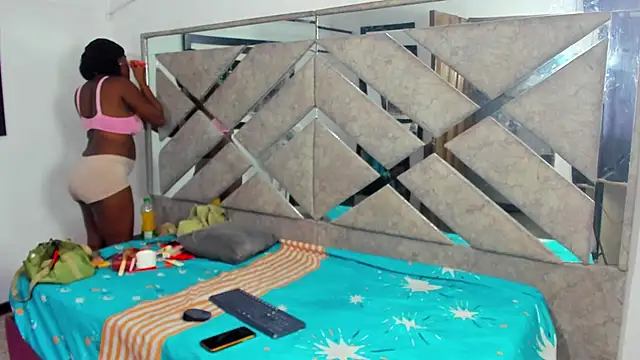 EvaxEmma online show from 11.02.25