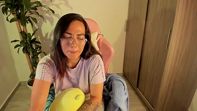 Sofi Martinezz0 online show from 10.15.25