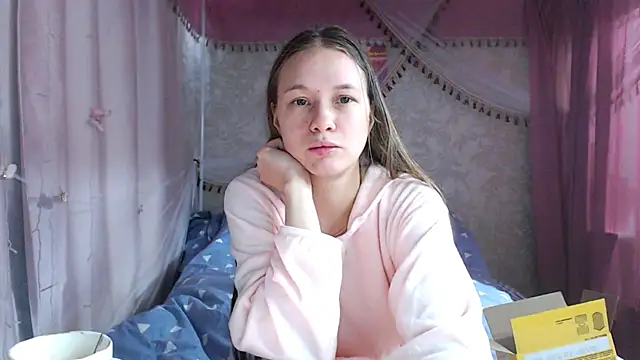 leila bambi  online show from 01.14.26