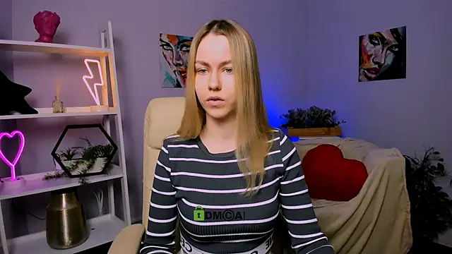 mary mooore online show from 02.04.25