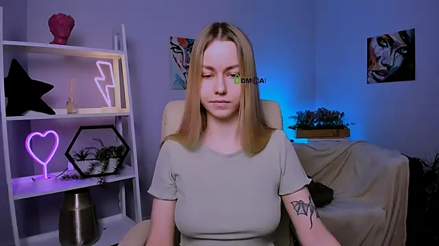 mary mooore online show from 02.06.25