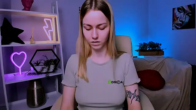 mary mooore online show from 02.06.25