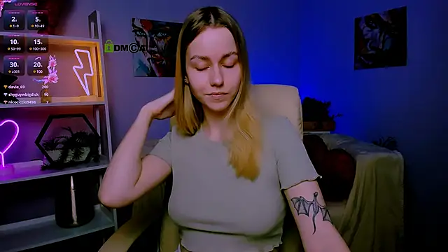 mary mooore online show from 02.22.25