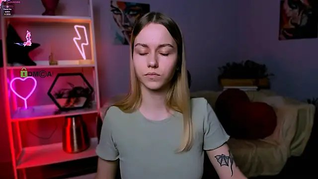 mary mooore online show from 03.07.25