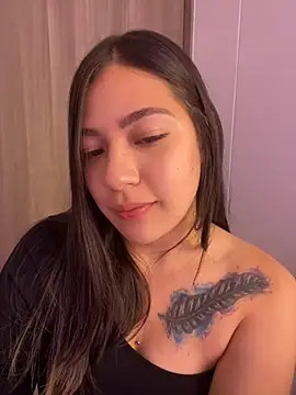 Latina vanessa online show from 01.22.25