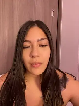 Latina vanessa online show from 02.02.25