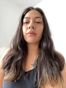 Latina vanessa online show from 03.22.25