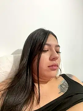 Latina vanessa online show from 12.16.25