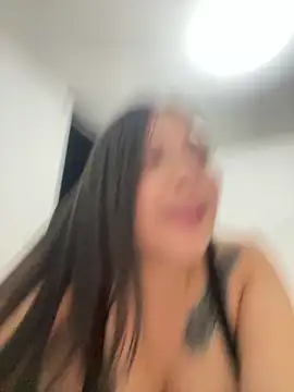 Latina vanessa online show from 12.23.25