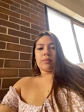 Snapshot of Latina_vanessa chatting on 06.19.26 Latina vanessa online show from 06.19.26