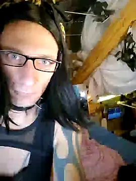 Snapshot of Xenia-Cosmo chatting on 12.28.24 Xenia-Cosmo online show from 12.28.24