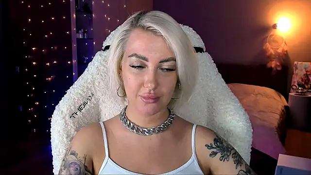 tykioty Miley online show from 01.18.25