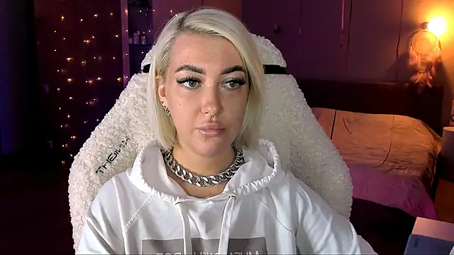 tykioty Miley online show from 02.23.25