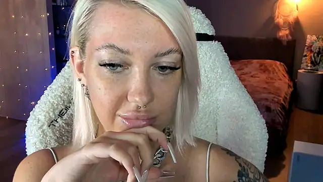 tykioty Miley online show from 10.10.25