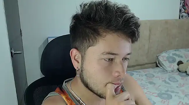 Snapshot of JOHANLEON1 chatting on 12.02.24 JOHANLEON1 online show from 12.02.24