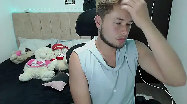 Snapshot of JOHANLEON1 chatting on 01.19.25 JOHANLEON1 online show from 01.19.25