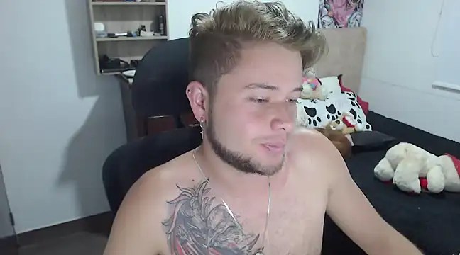 Snapshot of JOHANLEON1 chatting on 03.18.25 JOHANLEON1 online show from 03.18.25