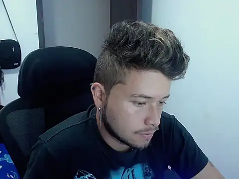 Snapshot of JOHANLEON1 chatting on 09.26.25 JOHANLEON1 online show from 09.26.25