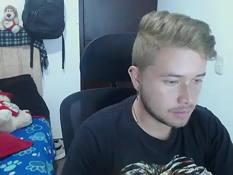 Snapshot of JOHANLEON1 chatting on 10.03.25 JOHANLEON1 online show from 10.03.25