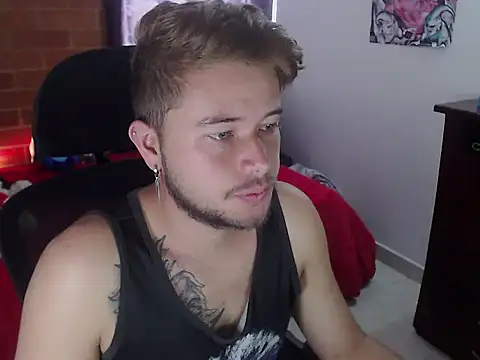 Snapshot of JOHANLEON1 chatting on 10.28.25 JOHANLEON1 online show from 10.28.25