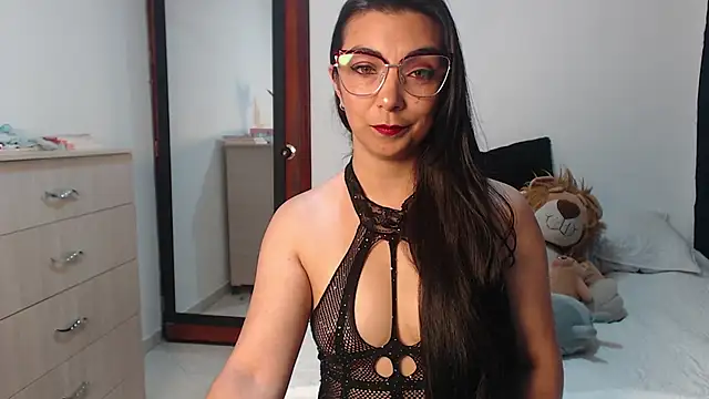 Karla hernandez  online show from 02.02.26