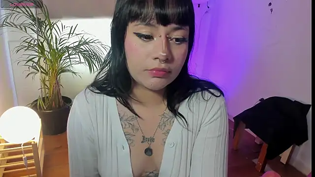 Snapshot of droolingdollfacee chatting on 04.27.26 droolingdollfacee online show from 04.27.26