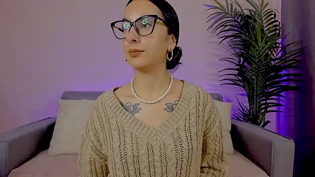 miadaniells hot online show from 04.30.26