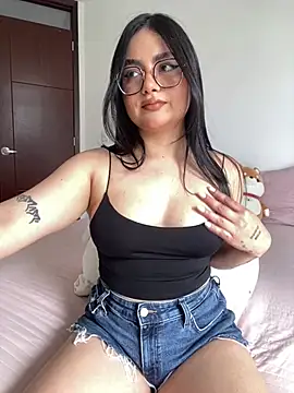 Snapshot of montmariana chatting on 07.08.26 montmariana online show from 07.08.26