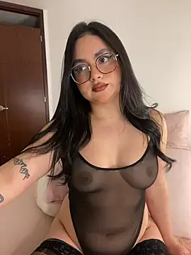Snapshot of montmariana chatting on 07.29.26 montmariana online show from 07.29.26