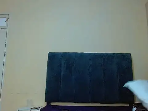 curvycloe1 online show from 10.10.25