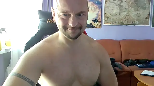 Snapshot of Sports-beast chatting on 11.16.25 Sports-beast online show from 11.16.25