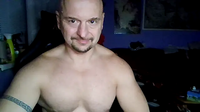 Snapshot of Sports-beast chatting on 12.21.25 Sports-beast online show from 12.21.25