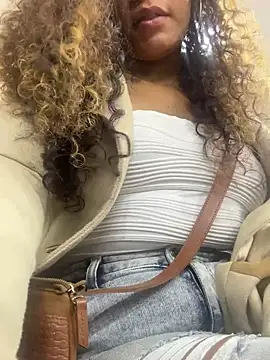 Snapshot of ashley_Tompson1 chatting on 02.17.25 ashley Tompson1 online show from 02.17.25