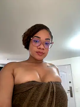 Snapshot of ashley_Tompson1 chatting on 10.04.25 ashley Tompson1 online show from 10.04.25