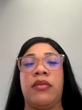 Snapshot of ashley_Tompson1 chatting on 12.04.25 ashley Tompson1 online show from 12.04.25