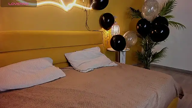 Snapshot of EvaMoran chatting on 01.20.25 EvaMoran online show from 01.20.25