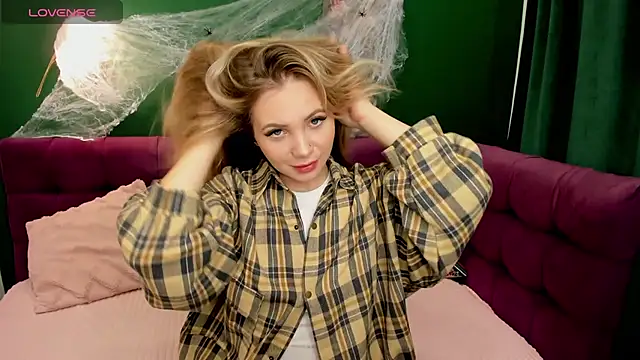 EvaMoran online show from 10.24.25