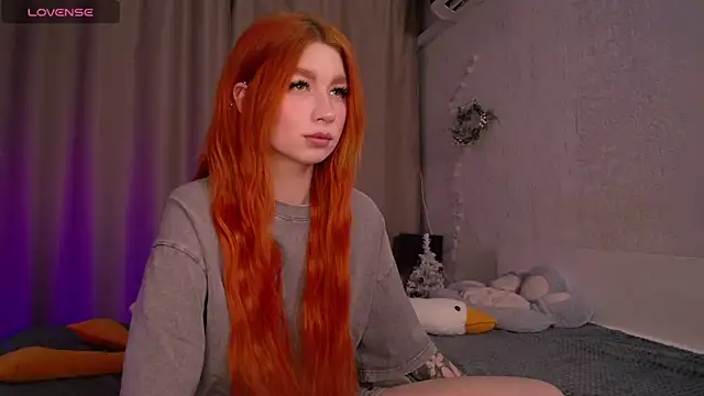 Snapshot of Evaa_Moonn_ chatting on 12.28.24 Evaa Moonn  online show from 12.28.24