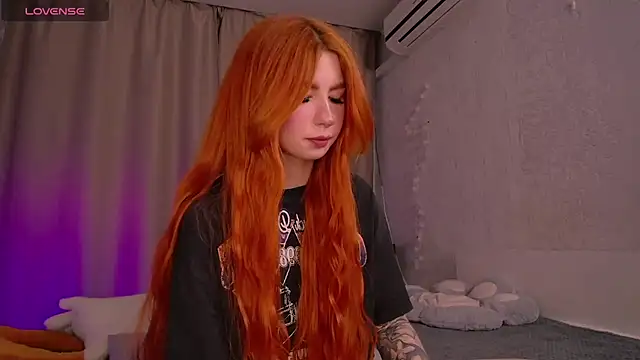 Snapshot of Evaa_Moonn_ chatting on 03.10.25 Evaa Moonn  online show from 03.10.25