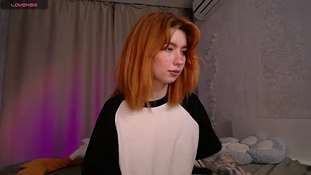 Snapshot of Evaa_Moonn_ chatting on 09.14.25 Evaa Moonn  online show from 09.14.25