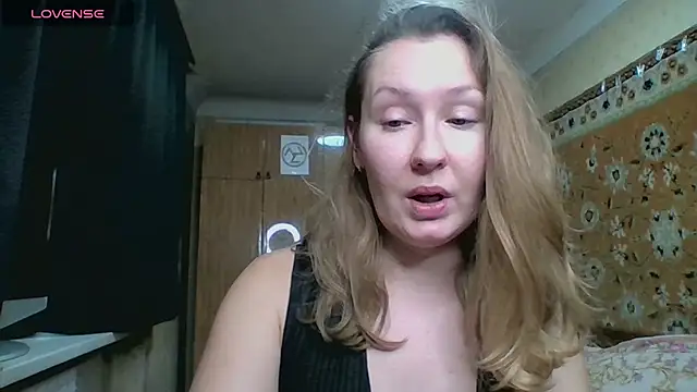 AnnaXLovers online show from 10.30.25