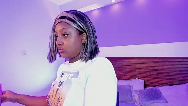 Adelehottman online show from 03.18.26