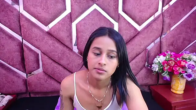 Snapshot of milly_print chatting on 12.19.24 milly print online show from 12.19.24