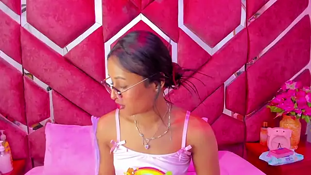 Snapshot of milly_print chatting on 09.16.25 milly print online show from 09.16.25