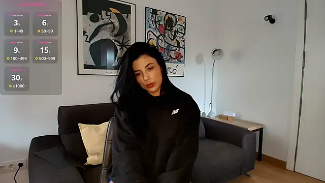 Arya 33 online show from 10.22.25